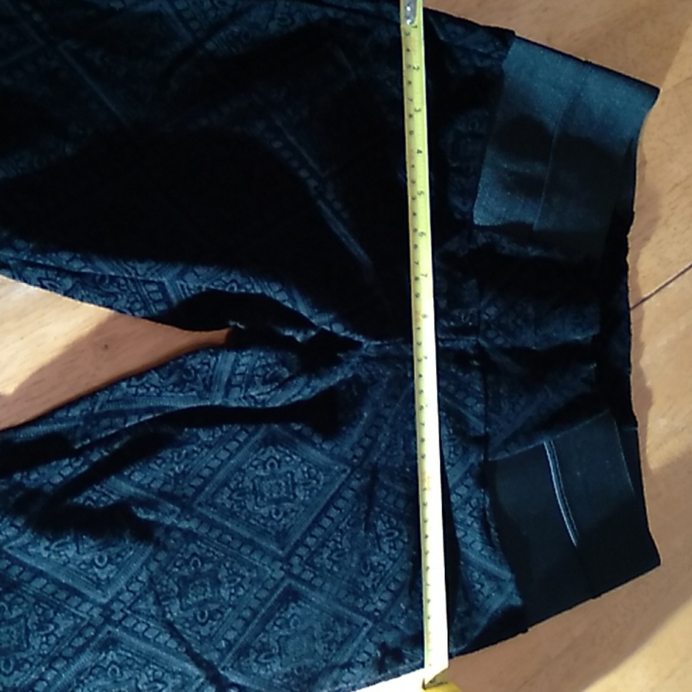 Beautifully detailed pants - Picture 11 of 11